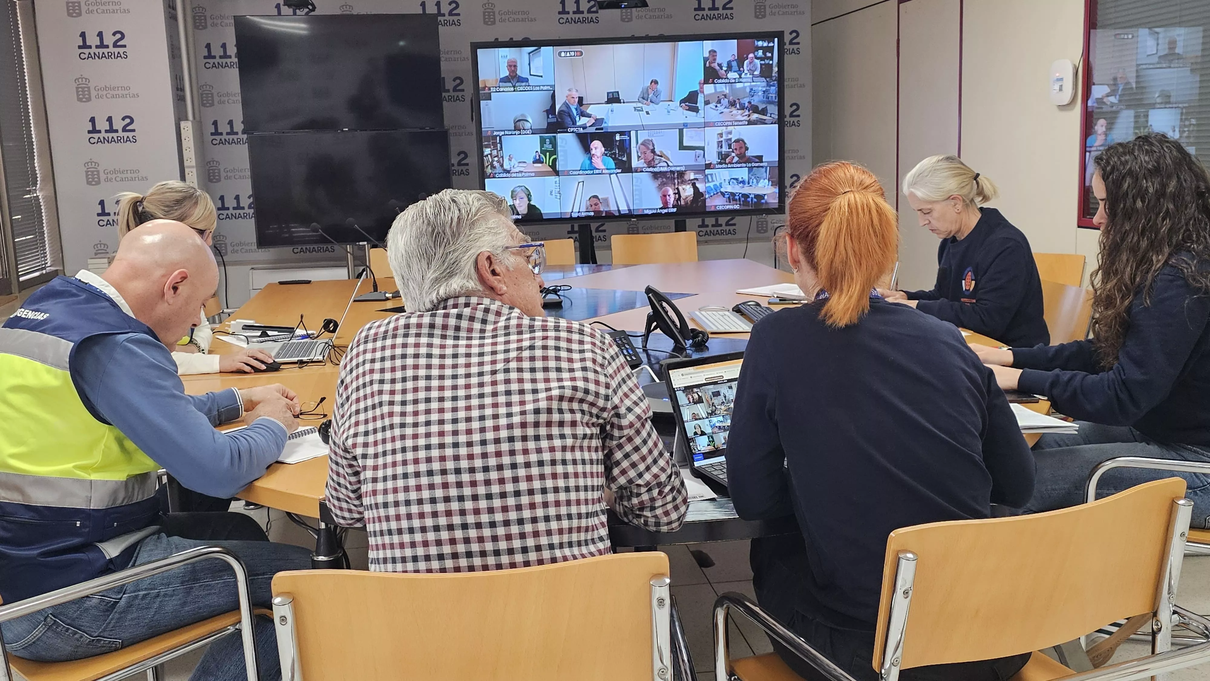 Primera reunión del plan contra incendios de Canarias. / CEDIDA