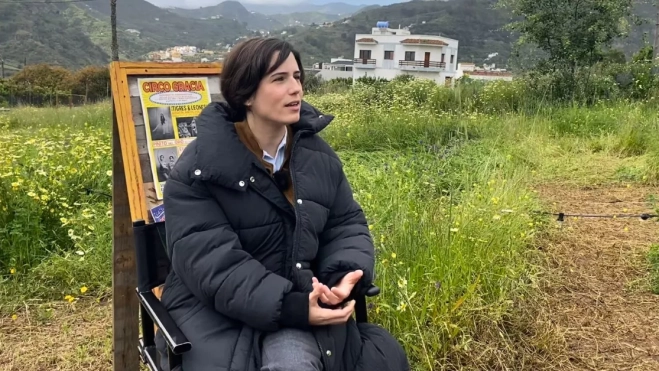 Tania Santana, que interpreta a Natalia Sosa, durante la entrevista en el set de rodaje / ATLÁNTICO HOY