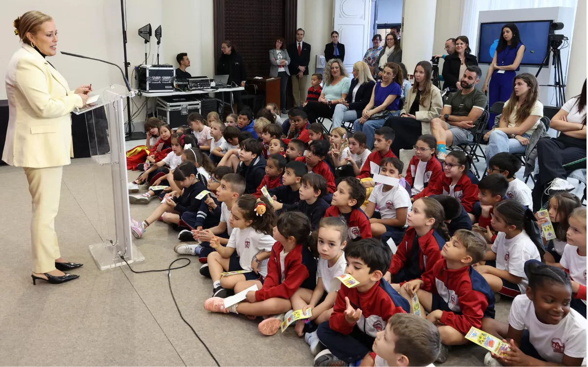 Astrid Pérez: “Los libros sirven para aprender, pero también son buenos compañeros de viaje en la vida". / AH
