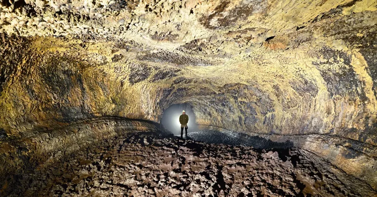 Cueva del Viento en Tenerife, el tubo volcánico más largo de Europa / MUSEOS DE TENERIFE