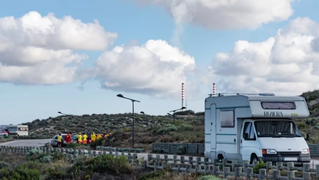 Imagen de una caravana que va de acampada / PEXELS