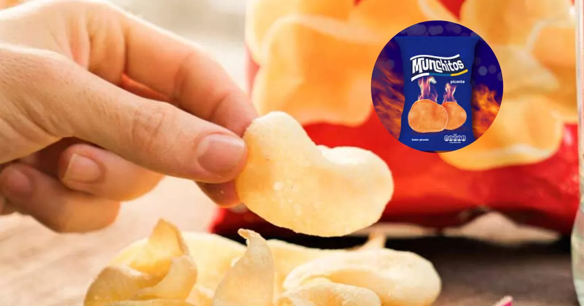 La marca canaria Munchitos ha sacado un nuevo sabor para sus papas / MONTAJE AH