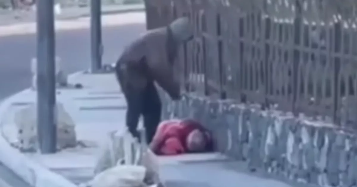 Prisión sin fianza para el holandés que mató a su padre en plena calle de San Miguel de Abona./ RRSS