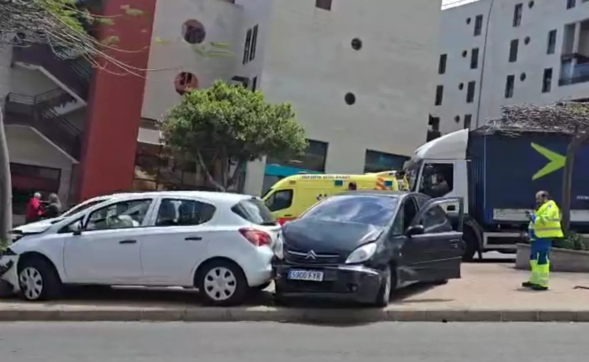 Imagen de dos de los vehículos implicados en la colisión / AH