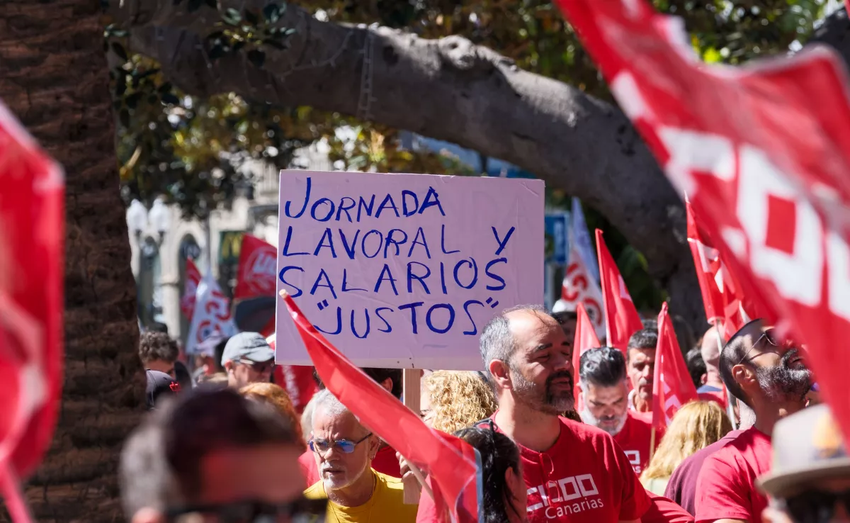 Manifestación convocada por los principales sindicatos de Canarias con motivo de la fiesta del Primero de Mayo, Día Internacional de Trabajador  EFE  Ángel Medina G