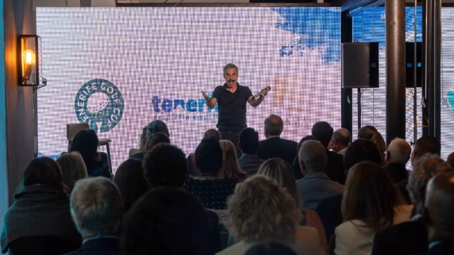 Pie de foto: Actuación de Dani de la Cámara en el Restaurante Melvin de Abama Resort Tenerife. / CEDIDA Pie de foto: Actuación de Dani de la Cámara en el Restaurante Melvin de Abama Resort Tenerife. / CEDIDA