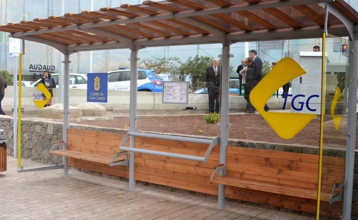 Imagen genérica de una parada de guaguas en Gran Canaria / AH