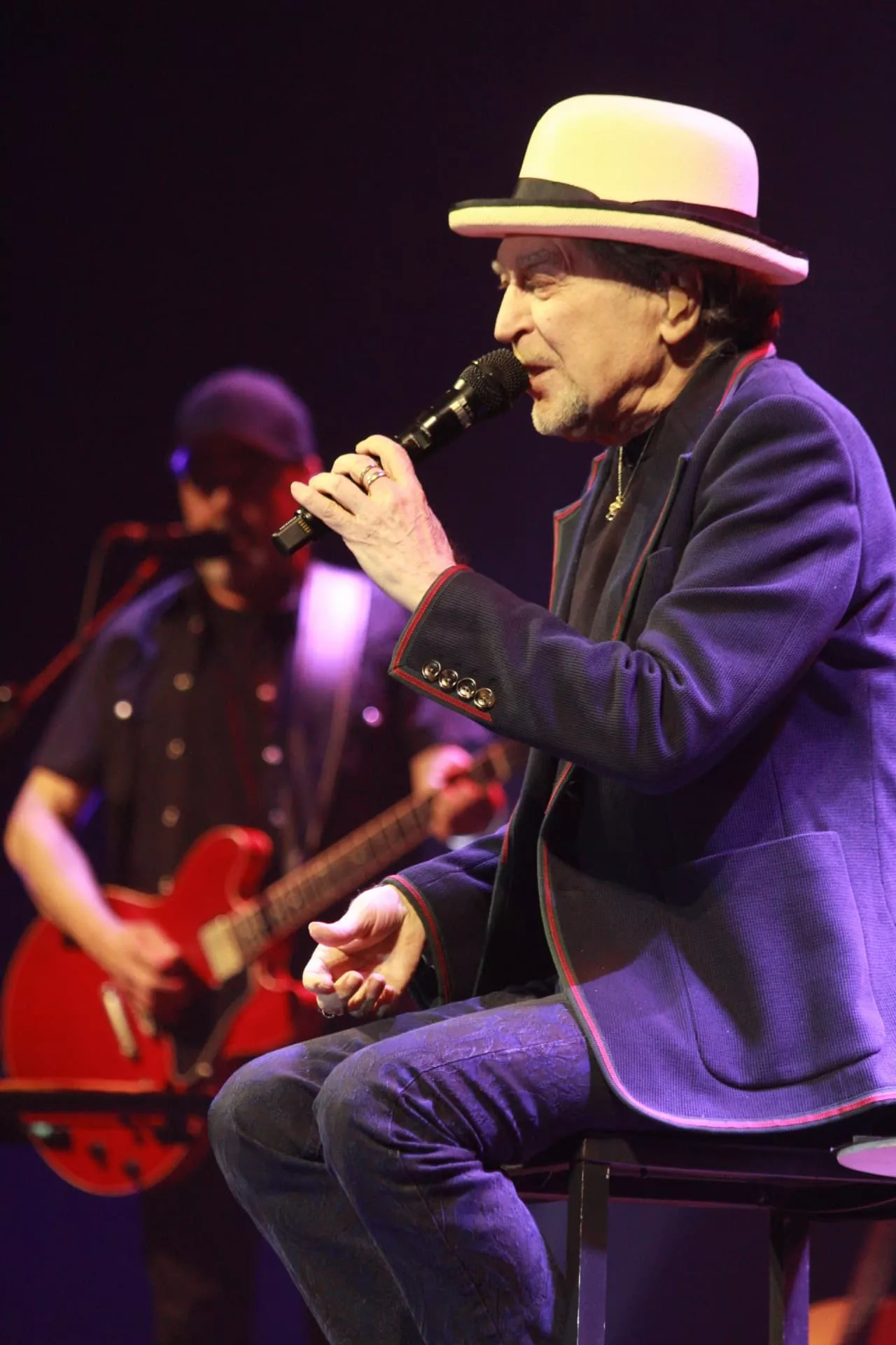 Joaquín Sabina durante su concierto en Tenerife./ ÁLVARO OLIVER GONZÁLEZ-AH Joaquín Sabina durante su concierto en Tenerife./ ÁLVARO OLIVER GONZÁLEZ-AH
