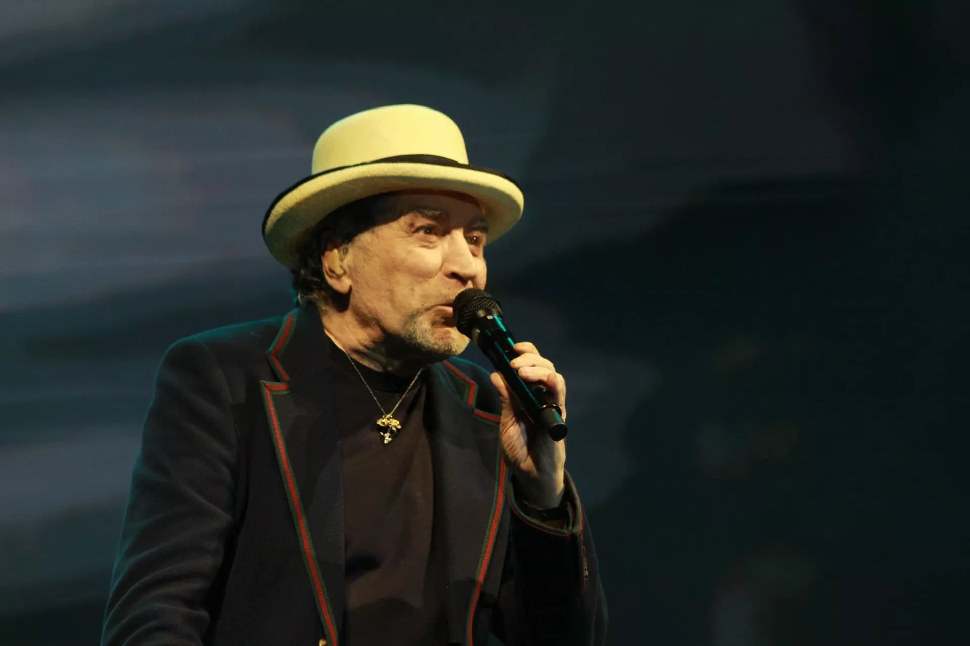 Joaquín Sabina durante su concierto en Tenerife./ ÁLVARO OLIVER GONZÁLEZ-AH Joaquín Sabina durante su concierto en Tenerife./ ÁLVARO OLIVER GONZÁLEZ-AH