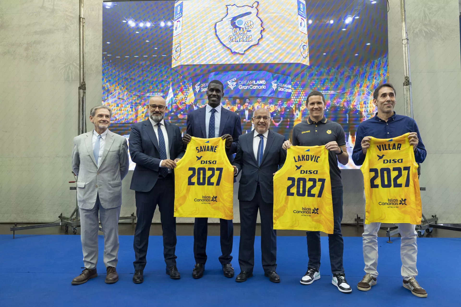 Savané cobrará más que Pedro Sánchez y Fernando Clavijo: 110.000 euros fijos al año en el Granca. / QUIQUE CURBELO-EFE Savané cobrará más que Pedro Sánchez y Fernando Clavijo: 110.000 euros fijos al año en el Granca. / QUIQUE CURBELO-EFE