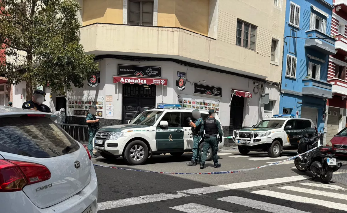 Investigación de la Guardia Civil: Triana fue degollada en el bar Arenales. / AH