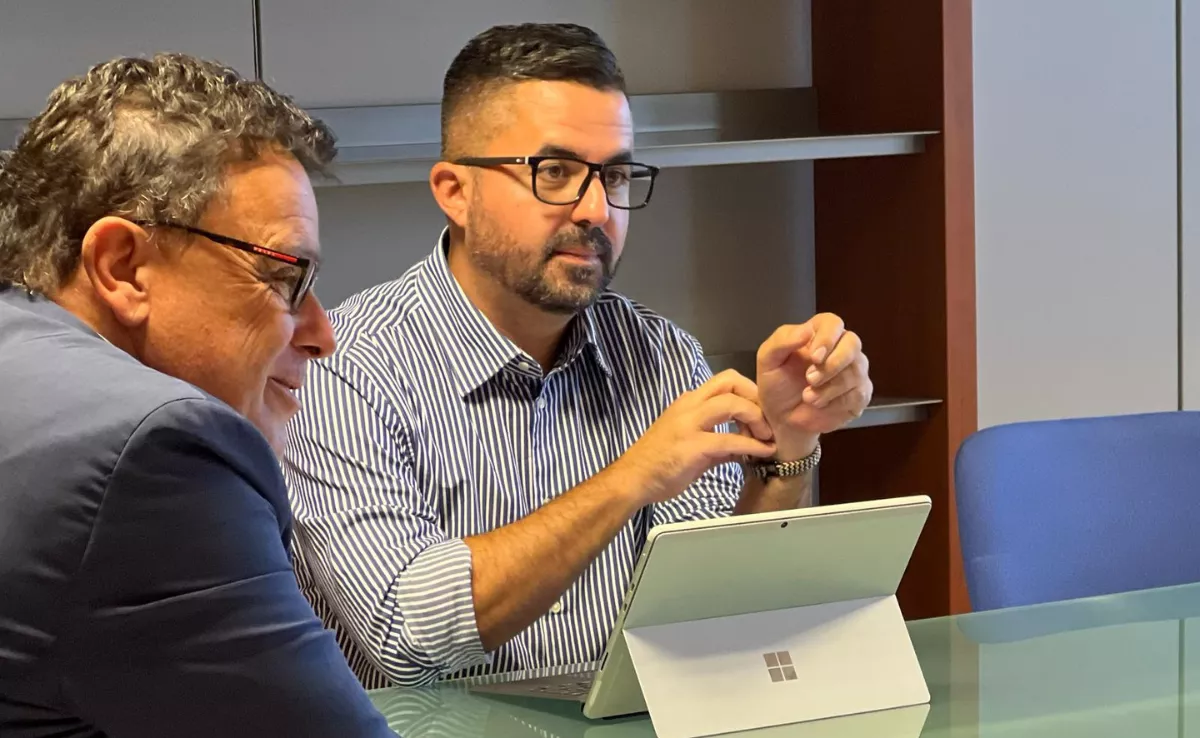 A la derecha, Onán Cruz, director general de Política Territorial / EFE