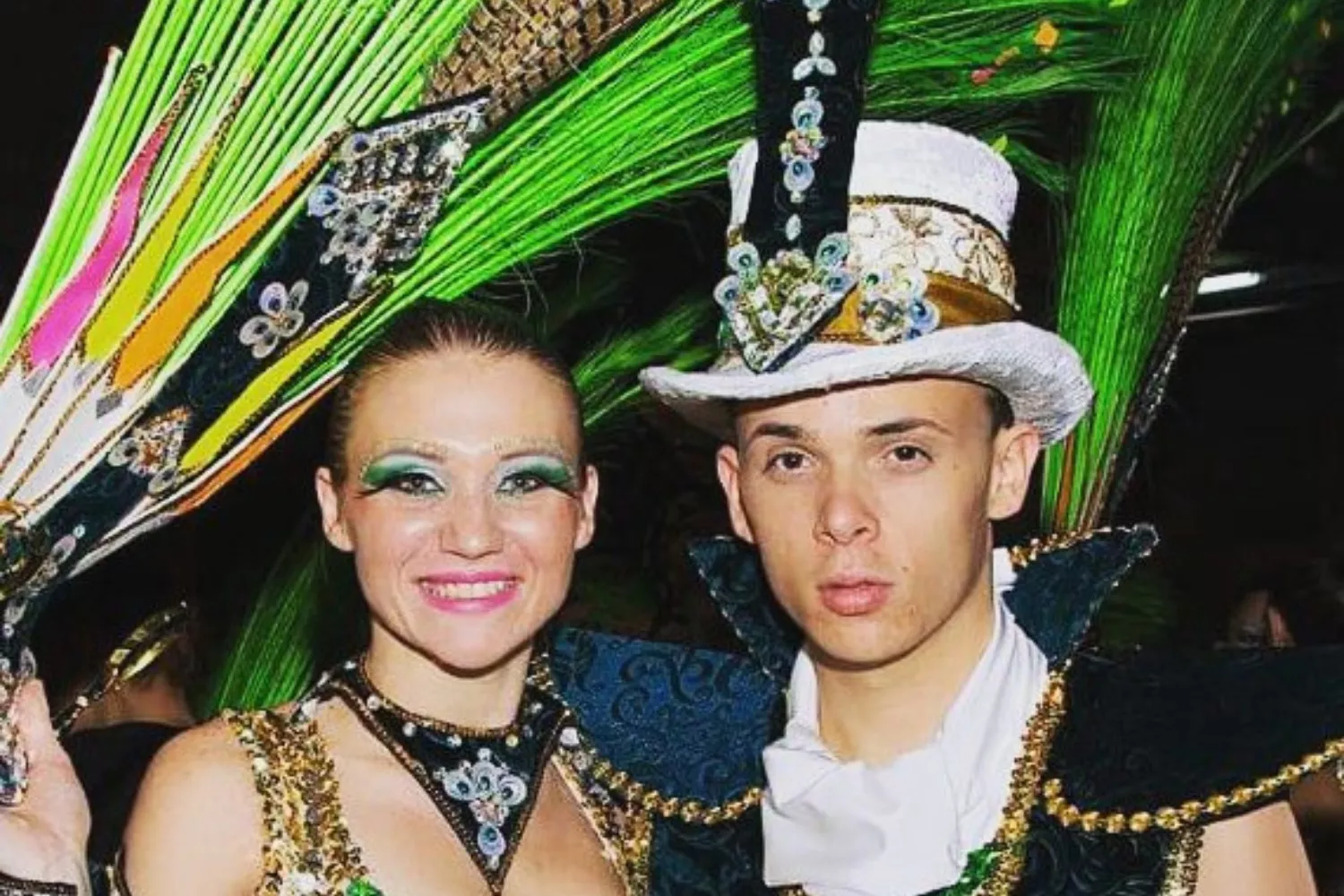 Carlos Santana (derecha), director y diseñador de la reconocida comparsa Río Orinoco./ CEDIDA