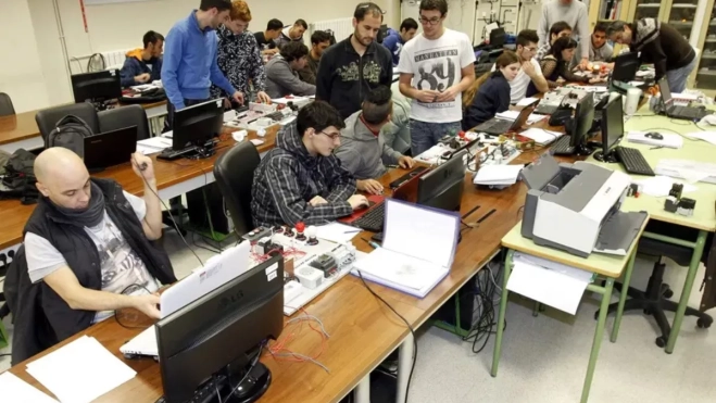 Una clase de un ciclo de Formación Profesional (FP) / EFE Una clase de un ciclo de Formación Profesional (FP) / EFE