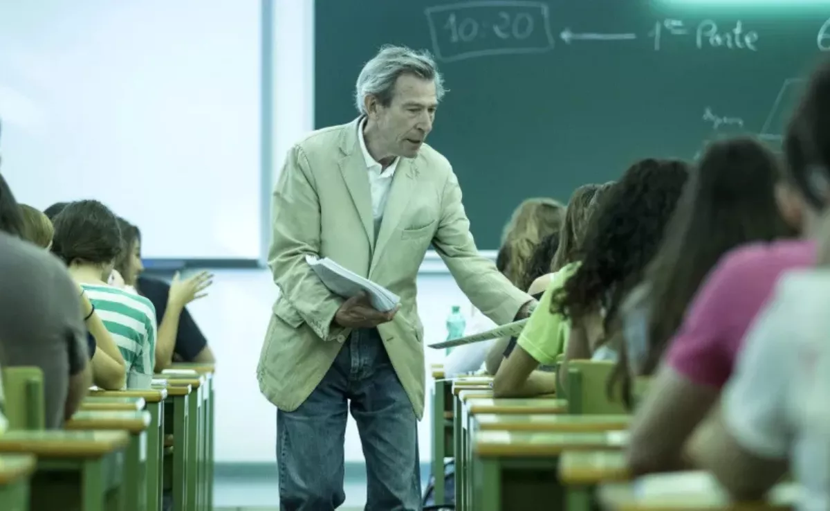 Imagen de un profesor en un aula / EFE