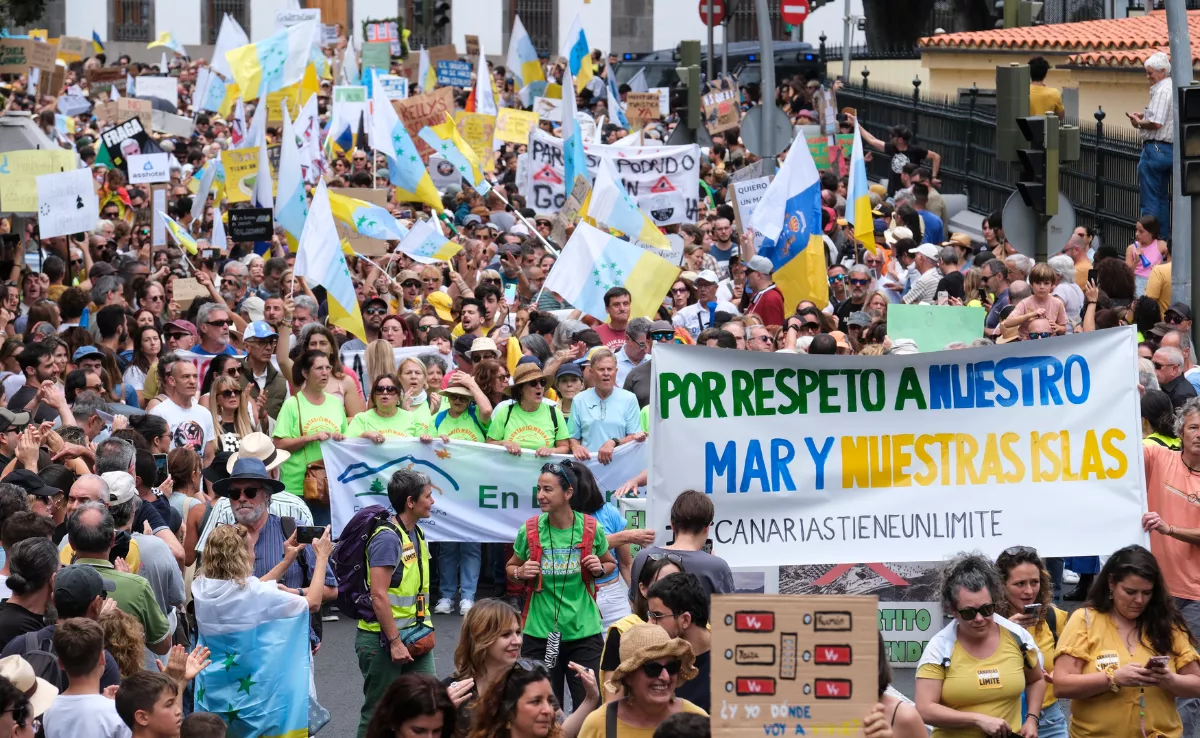 Imagen de la última manifestación de Canarias tiene un límite / EFE