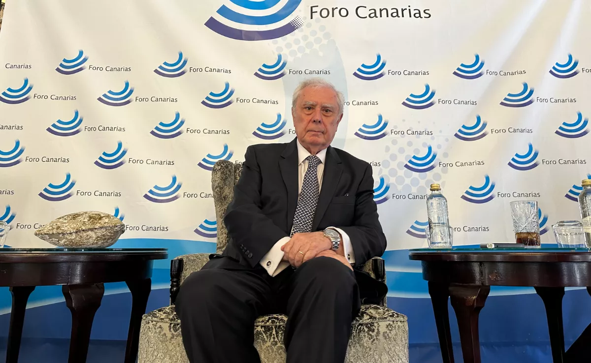 El diplomático Javier Rupérez en el Foro Canarias, donde habló de Rusia o la migración / ATLÁNTICO HOY - MARCOS MORENO