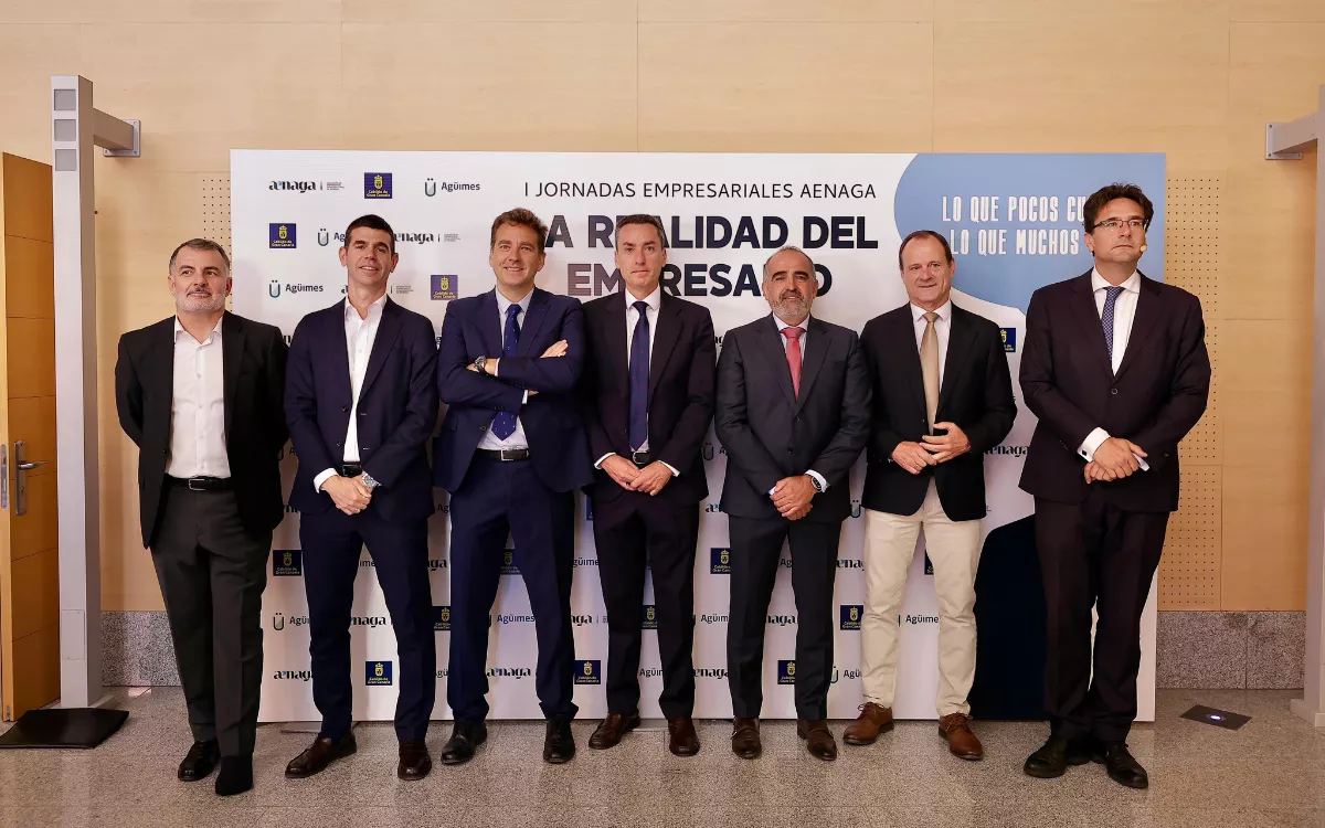 Aenaga reclama menos burocracia y más cooperación público-privada para impulsar el empleo. / AH