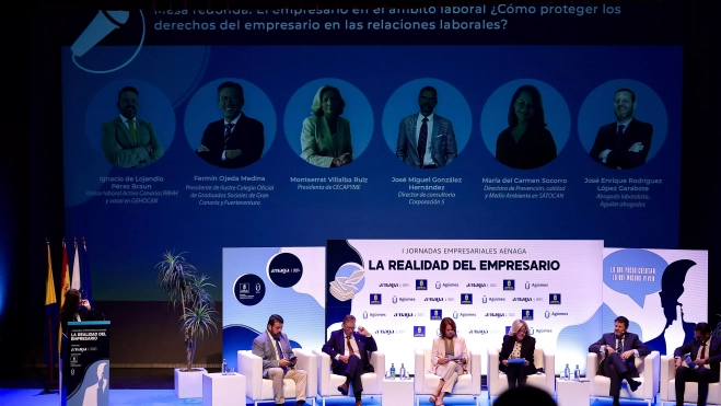 Detalle de una de las mesas de la jornada. / AH Detalle de una de las mesas de la jornada. / AH