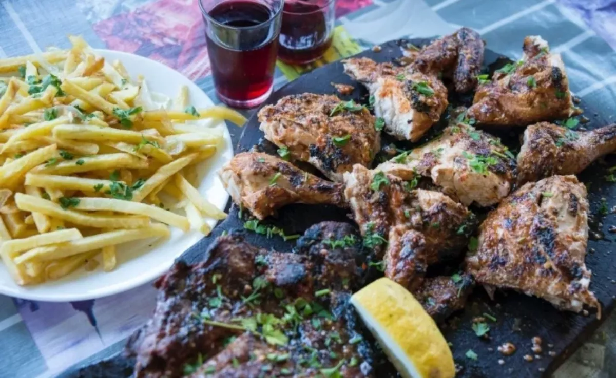 Imagen de un plato de comida de un guachinche en Tenerife / GUÍA REPSOL