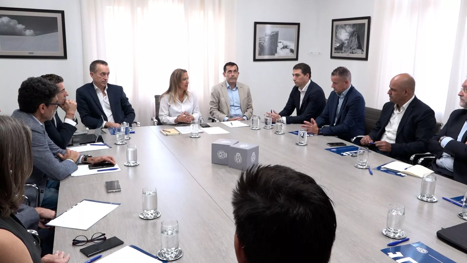 Reunión mantenida en Tenerife con los operadores de telefonía móvil. / CEDIDA