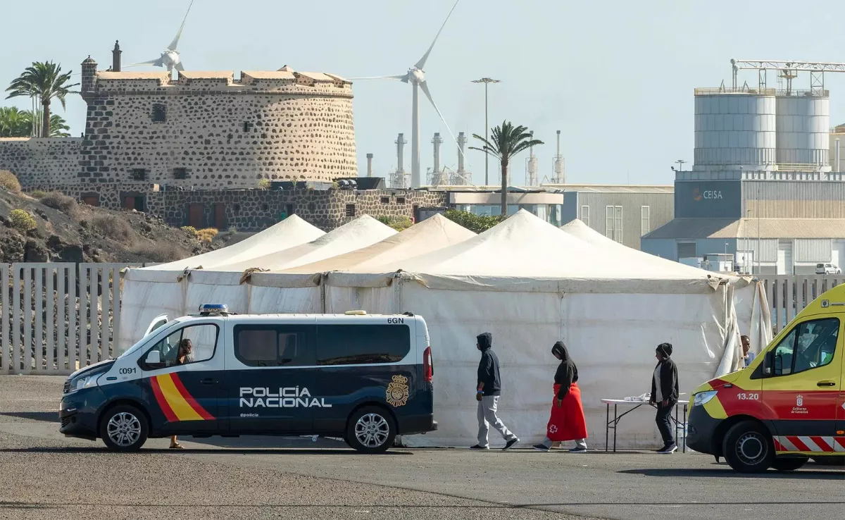 Migrantes recién llegados a Canarias / EFE