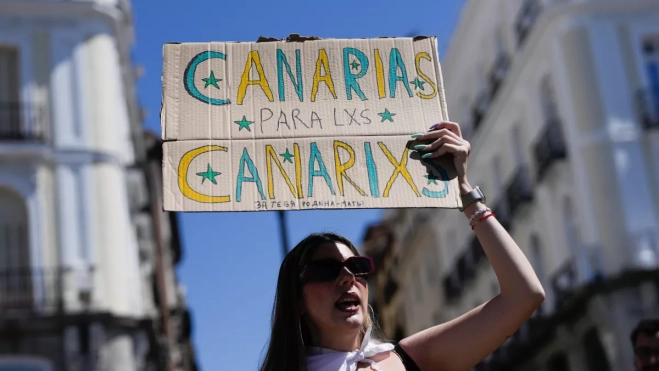 Manifestación en Madrid contra la masificación turística en Canarias / EFE