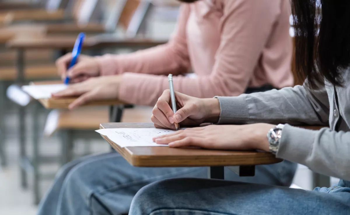 Estudiantes en exámenes de la PAU / PEXELS