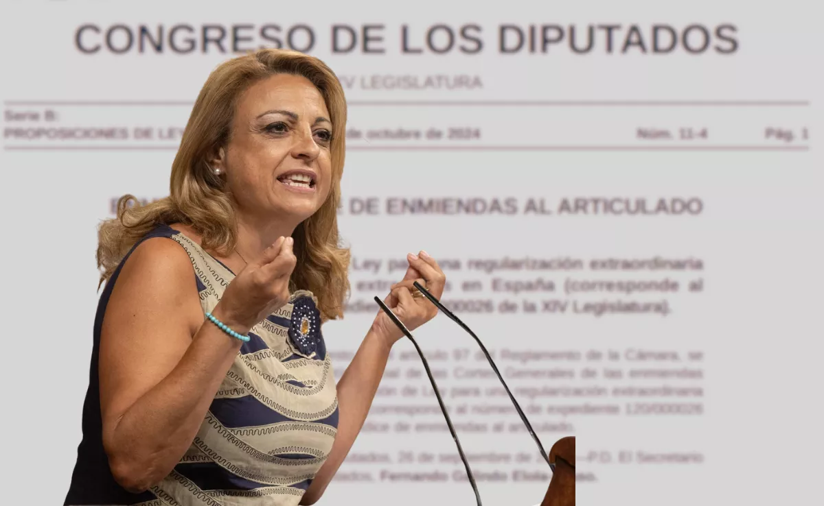 Imagen de la diputada nacional, Cristina Valido, sobre hoja del BOE en la que figura la Proposición de Ley de Extranjería|MONTAJEAH