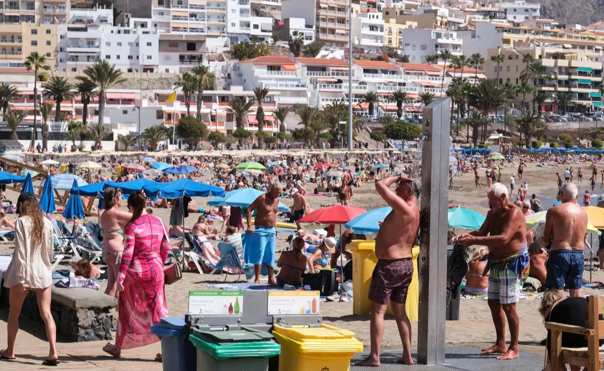 Turismo de sol y playa en Canarias / EFE