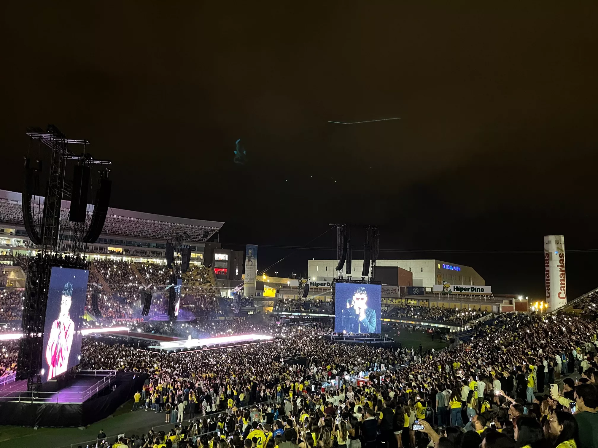 Ambientazo en el concierto de Quevedo en el Estadio de Gran Canaria. / AH
