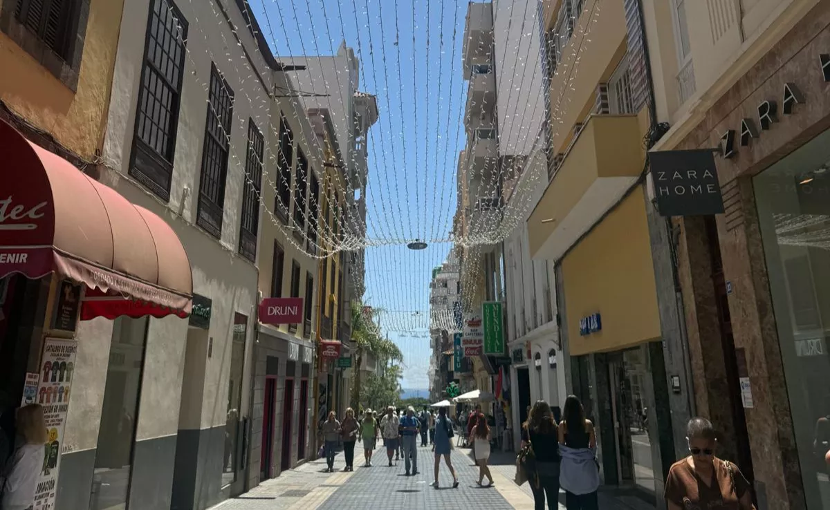 La calle Castillo de Santa Cruz de Tenerife en un día soleado. / ATLÁNTICO HOY 