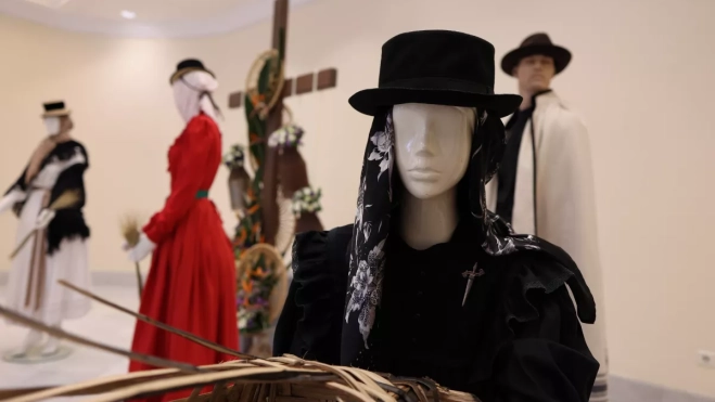 Detalle de la exposición que acoge la Cámara regional. / AH Detalle de la exposición que acoge la Cámara regional. / AH