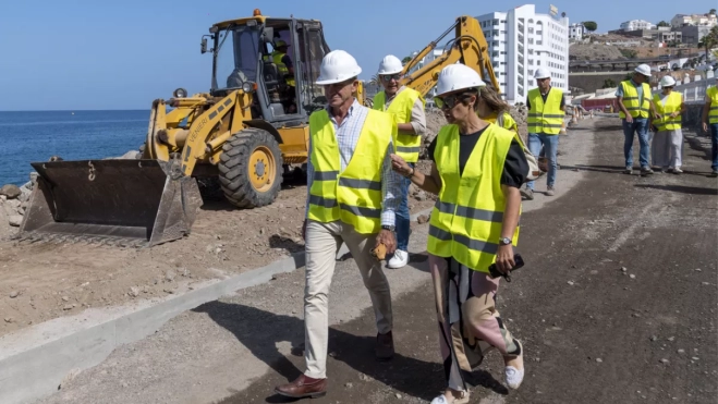 Visita de Héctor Mateo y Onalia Bueno a las obras de la segunda fase Marañuelas-Anfi. / AH