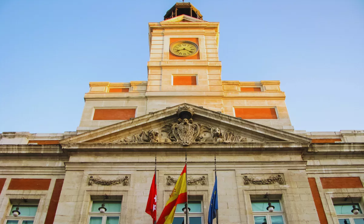 Reloj de la Puerta del Sol en Madrid. / CANVA