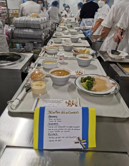 Varios platos de un menú especial por el Día de Canarias en los hospitales. / CEDIDA