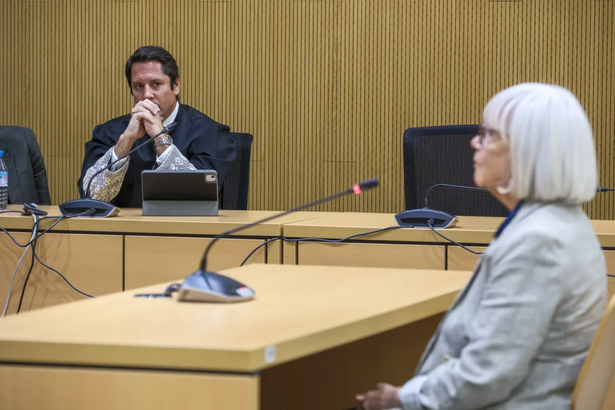 El fiscal Anticorrupción encargado del caso, Javier Ródenas, y Yulia Maleeva, esposa de Vladimir Kokorev. / EFE - ÁNGEL MEDINA G.