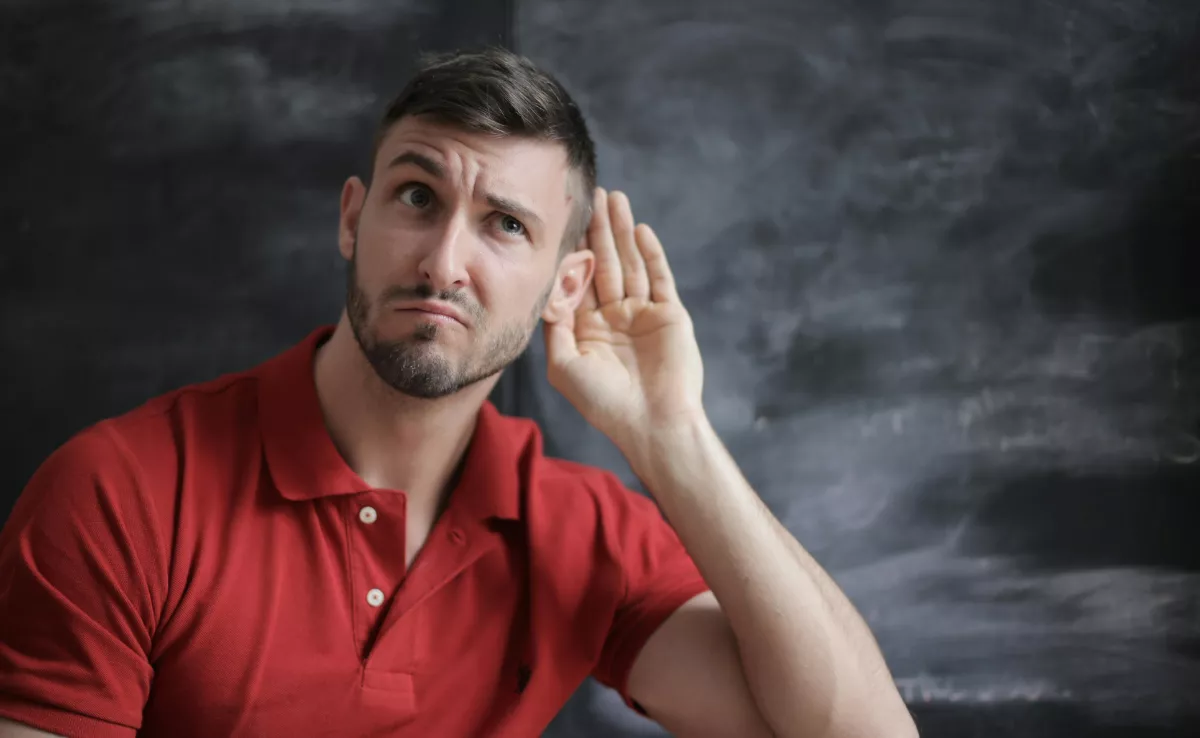 Imagen de una persona confundida / PEXELS 