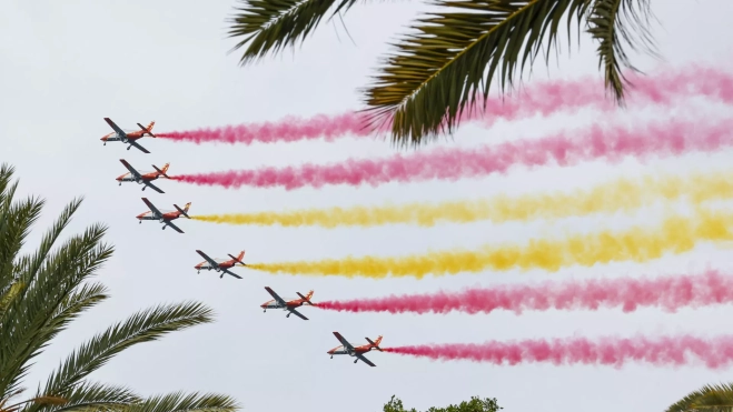 Patrulla Águila ensaya en Las Palmas de Gran Canaria. / ELVIRA URQUIJO A.-EFE