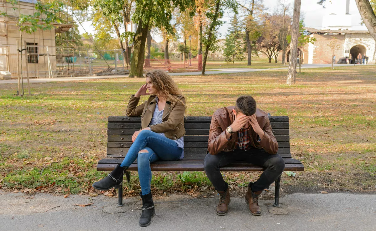 Imagen de dos personas enfadadas / PEXELS