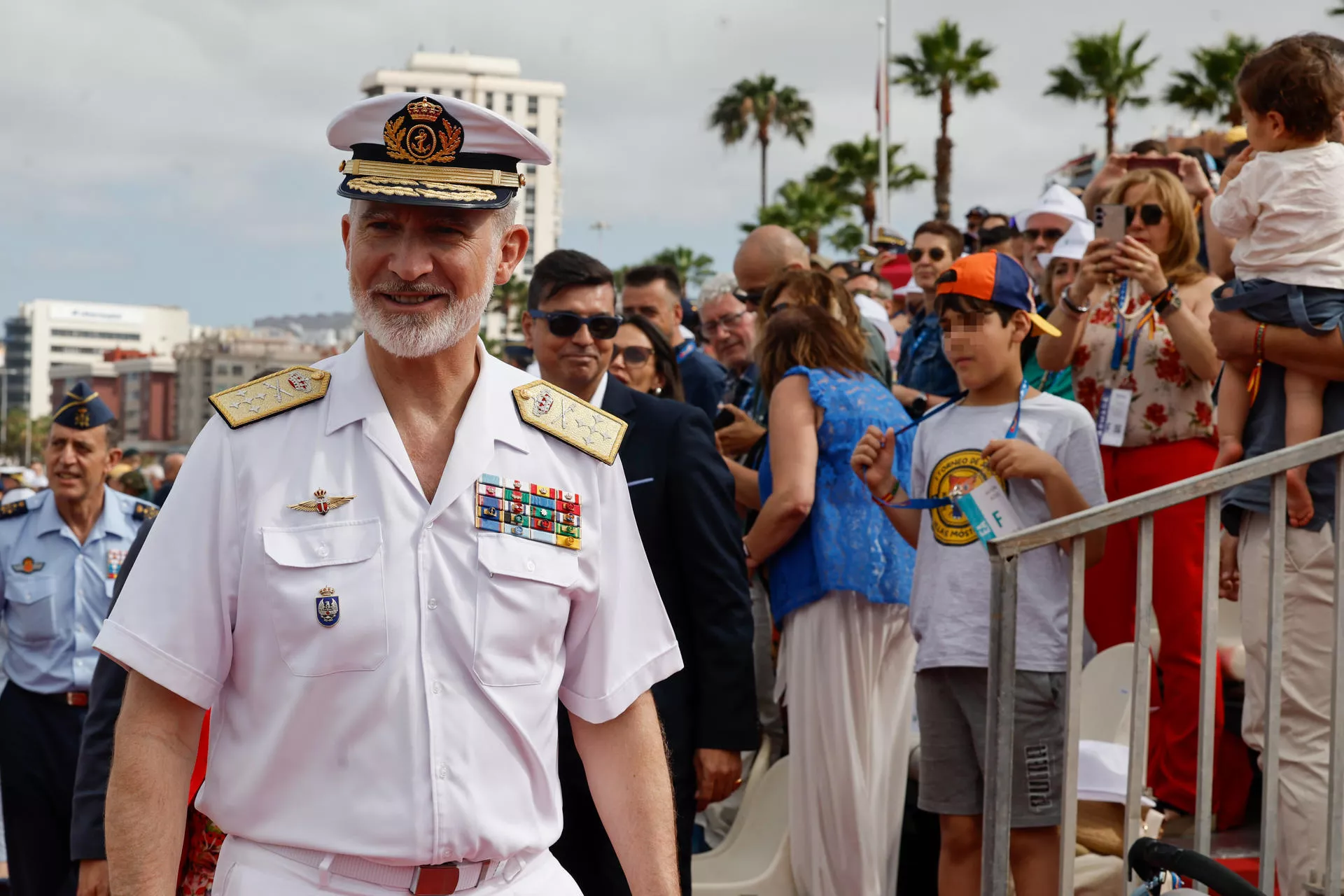 Felipe VI, vitoreado por el público presente. Felipe VI, vitoreado por el público presente.
