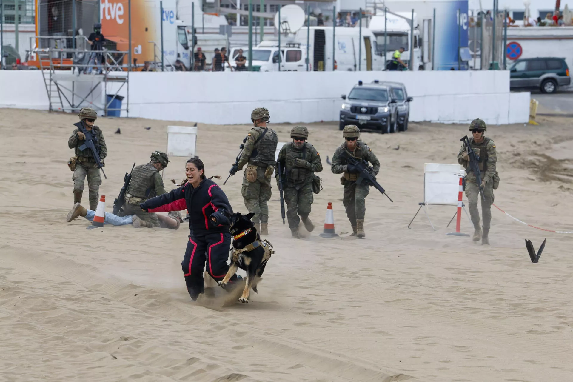 Simulacro en el arenal de Las Alcaravaneras. Simulacro en el arenal de Las Alcaravaneras.