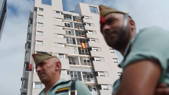 Un momento del desfile de las fuerzas armadas en Tenerife / EFE - RAMÓN DE LA ROCHA (1)