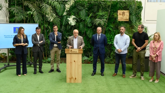 María Fernández, Teodoro Sosa, Pablo Rodríguez, Antonio Morales, Augusto Hidalgo, Juan Antonio Peña, Iván Sánchez y Eva Canitrot. / CABILDO GRAN CANARIA María Fernández, Teodoro Sosa, Pablo Rodríguez, Antonio Morales, Augusto Hidalgo, Juan Antonio Peña, Iván Sánchez y Eva Canitrot. / CABILDO GRAN CANARIA