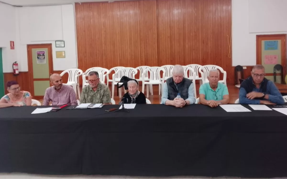 María del Carmen Sarmiento; Israel Medina; Ramón Montesinos; María Ángeles Sánchez; Juan Samper; Domingo Santana; Miguel Pérez Grimón. / AH