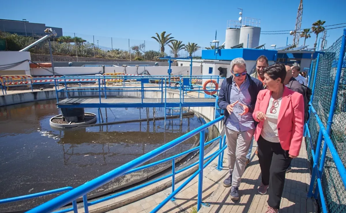 Visita de la consejera de Medio Ambiente, Blanca Pérez, a una infraestructura hidráulica en La Laguna. / CABILDO DE TENERIFE