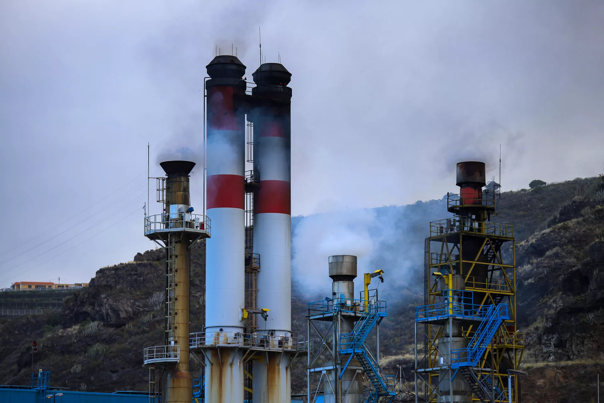 Un cero energético ha dejado sin luz este martes a la isla de La Palma, habitada por 83.875 personas./ EFE / LUIS G MORERA