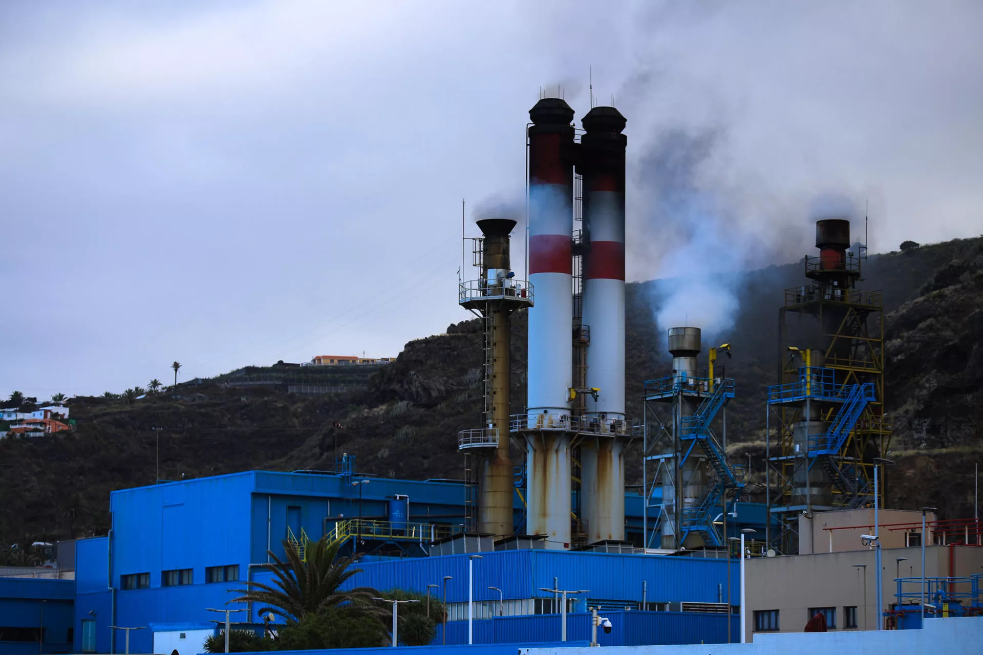 Central de Los Guinchos en La Palma. / LUIS G. MORERA-EFE