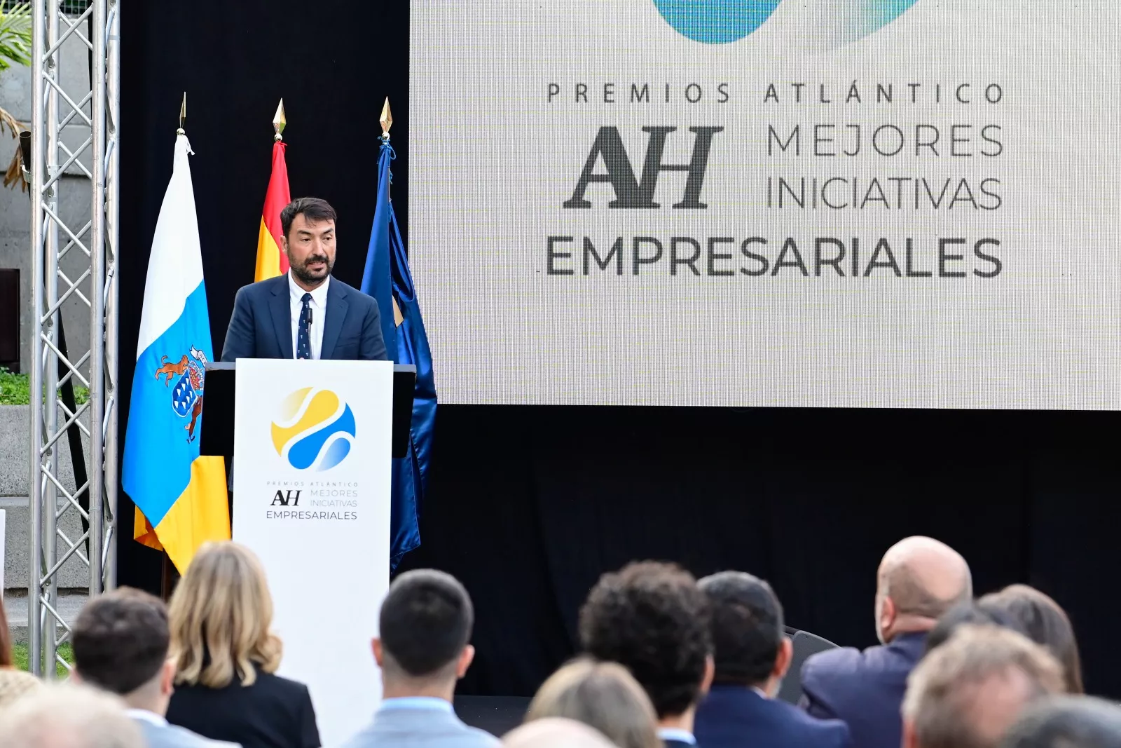 El director de Atlántico Hoy, Martín Alonso, interviene en la gala de los Premios Atlántico Hoy 2025./ AH