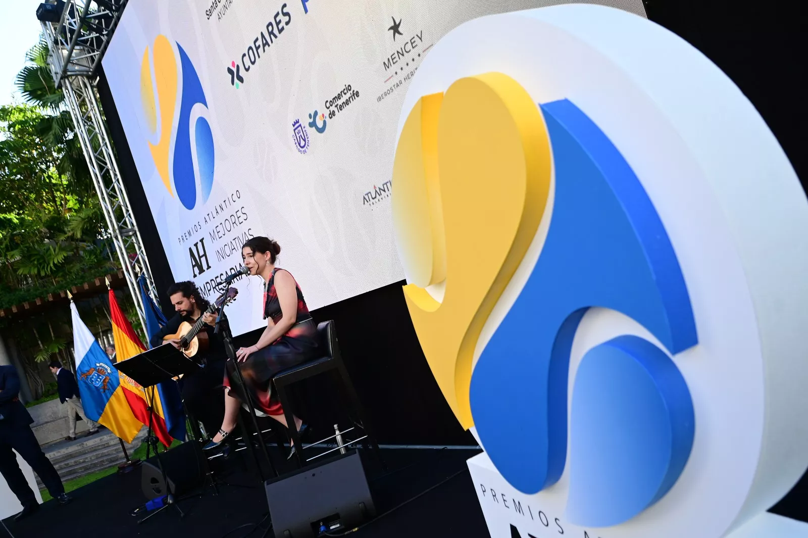 El grupo Hergo toca en la gala de los Premios Atlántico Hoy 2025./ AH